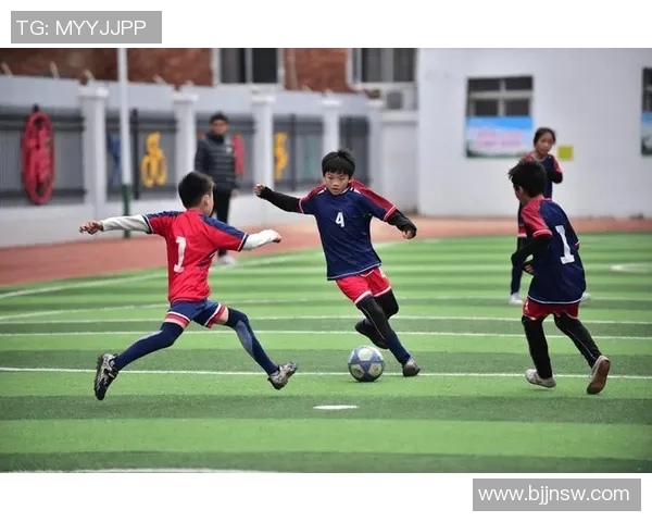 小足球明星闪耀赛场青春风采尽显的励志故事 小足球明星闪耀赛场青春风采尽显的励志故事