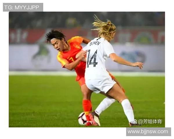 王霜与国际足球明星亲密合影展现中国女足风采与全球足球文化交融